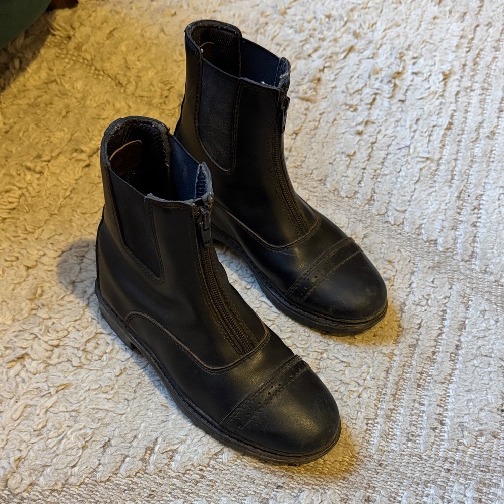 TuffRider black leather kids riding boots